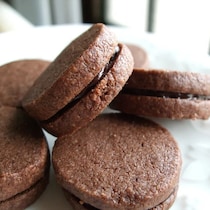 ビターチョコ好きにこそ食べてもらいたい！ほろ苦「ガナッシュサンドクッキー」