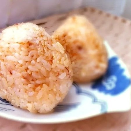 簡単に激うま！朝にぴったり「混ぜるだけおにぎり」レシピ集