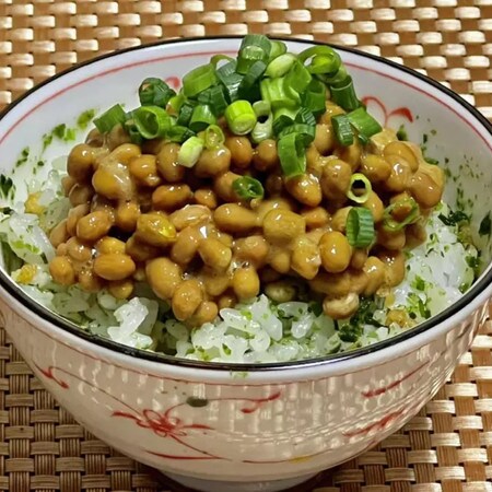 家にある調味料で！「悪魔の納豆ごはん」が朝食に◎