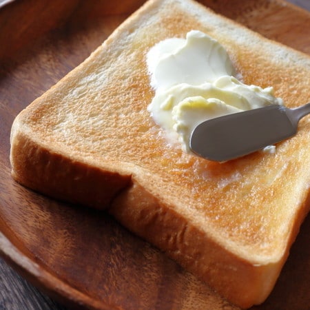 カリカリふわふわに!?「トースト」はフライパンで焼いてみて