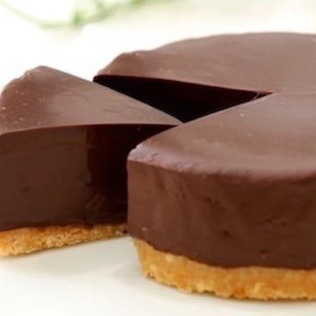 極上のとろける食感。材料3つで作れる「濃厚生チョコケーキ」
