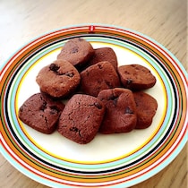 【殿堂入り】クックパッドで人気！バレンタインにぴったり、簡単10分ザクザクココアクッキー