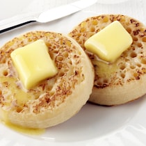 イギリス風のパンケーキ！もっちもち食感の「クランペット」