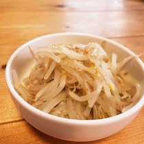 【おつまみにピッタリ】アレンジ無限大！「もやし」で作る簡単ナムル