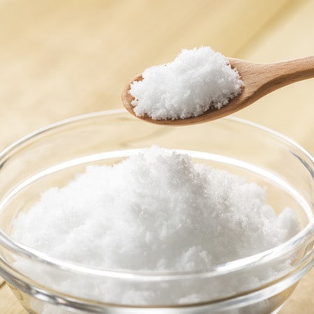 【放っておくだけ】ガチガチに固まった「砂糖」をサラサラに戻す簡単な方法はコレ!