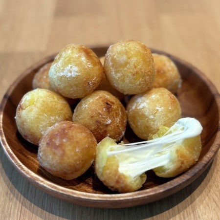 チーズが溢れ出す!さつまいも1本で「もちもちスイートポテトボール」