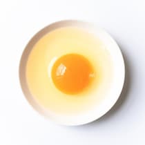 【裏ワザ】入ってしまった「卵の殻」は“アレ”で簡単に取れた！