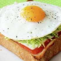 「卵トースト」でボリュームたっぷりの朝ごはんレシピ5選