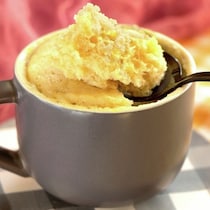 ホットケーキミックスで簡単おやつ！レンチンで作る「カップケーキ」味バリエ