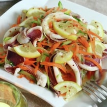 すっぱくない！少ないマリネ液でおいしく仕上がる「野菜とイカのマリネ」