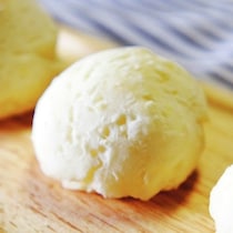 初心者でも大丈夫！材料3つ＆発酵いらずの「簡単パン」レシピ