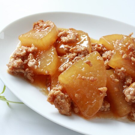 1万人が絶賛！しょうがでぽかぽか＆材料2つで作る「ひき肉と大根の煮物」