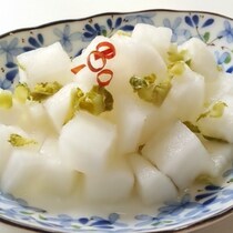 つくれぽ600件超え！にんにく香る「やみつき大根」がポリポリ止まらない