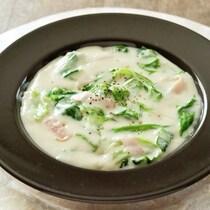 材料3つ、10分で完成！寒い夜にぴったりのメインおかず「レタスのクリーム煮」作ってみた