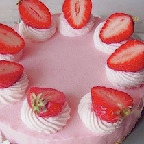 インパクト大！見た目も楽しむ「いちごスイーツ」
