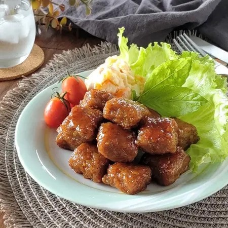 洗い物極少！ジューシーで食べやすい「 豚ひきサイコロステーキ」に大満足