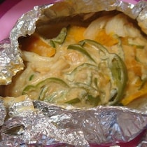 パサつかず柔らか！「鶏むね肉」のホイル焼きがうまみたっぷりでジューシー