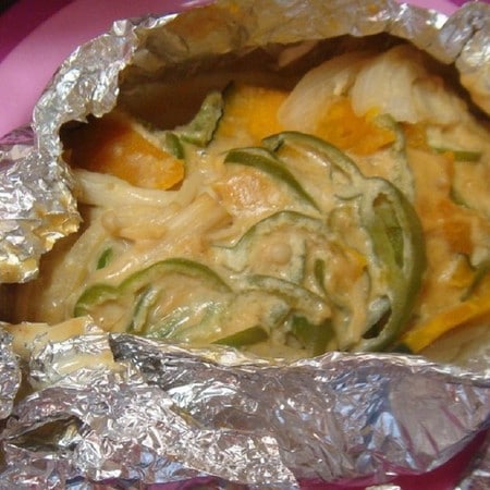 パサつかず柔らか！「鶏むね肉」のホイル焼きがうまみたっぷりでジューシー