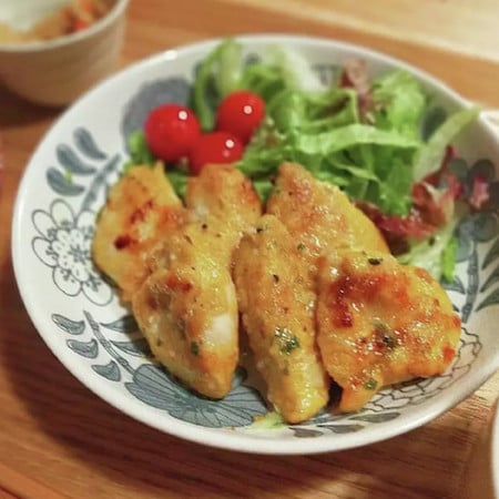 しっとり仕上がる!鶏むね肉の「チーズマヨカレー焼き」が下味不要で楽ちん