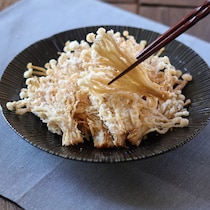 もう作ってみた？食べすぎ注意な「カリカリえのき」