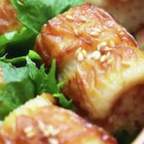 まるでうなぎの蒲焼き!?巻くだけ簡単「ちくわ飯」がお弁当の主役に