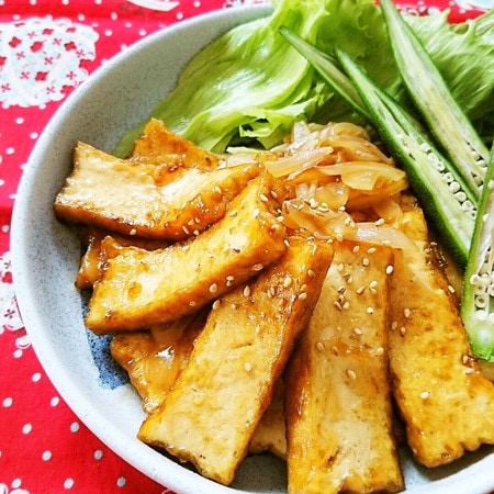 ご飯がすすむ味つけ！「厚揚げの生姜焼き」レシピ3選