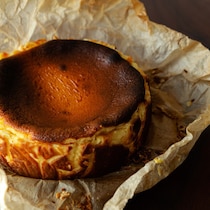 クリームチーズ＆生クリーム不要！焼き目こんがり「バスクチーズケーキ」レシピ