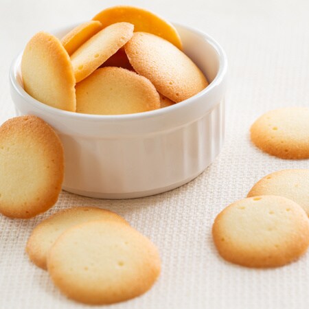 【殿堂入り】クックパッドで人気！お菓子作りで余った卵白を救済「さくさくラングドシャ」