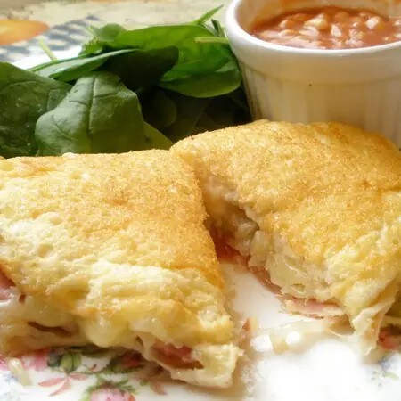 ひと工夫でボリュームUP!卵1個で作るふわふわ「スフレオムレツ」