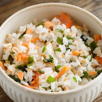 【裏ワザ】「混ぜご飯」は◯◯を使うとムラなくふわっと仕上がる