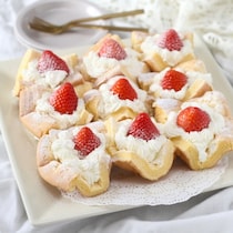 大量生産も簡単！映えておいしい「いちごケーキ」