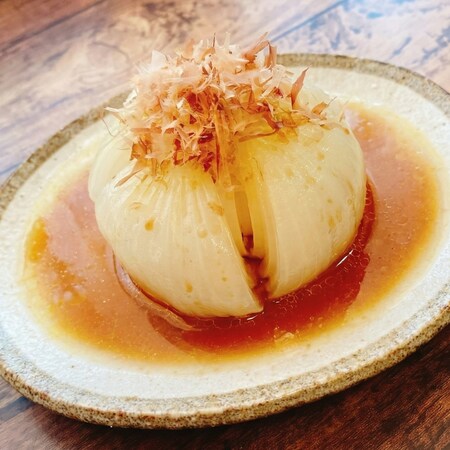 旬の新玉ねぎは切らずに調理がおすすめ！レンジで簡単「丸ごとレシピ」