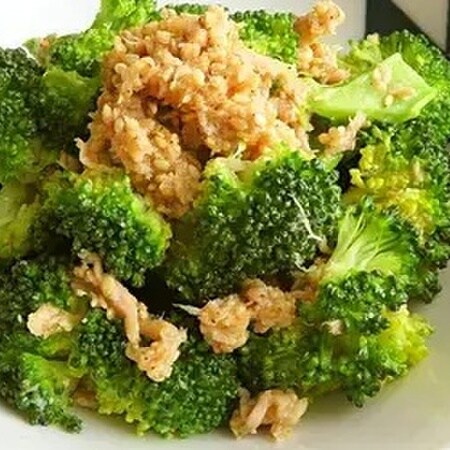 材料3つ以内!レンジでできるブロッコリーおかず