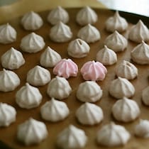 【抜群の軽さ】サクッとやさしい「メレンゲクッキー」レシピ