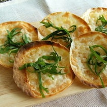 食べ始めたら止まらない！「餃子の皮」でパリパリおつまみ