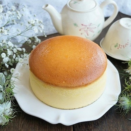 【味と食感は悶絶級！】ぱっくり割れない「スフレチーズケーキ」のコツ