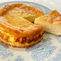 焼くまで5分で簡単！ まるでお店の味わい「生クリームベイクドチーズケーキ」
