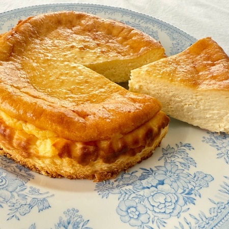 焼くまで5分で簡単！ まるでお店の味わい「生クリームベイクドチーズケーキ」
