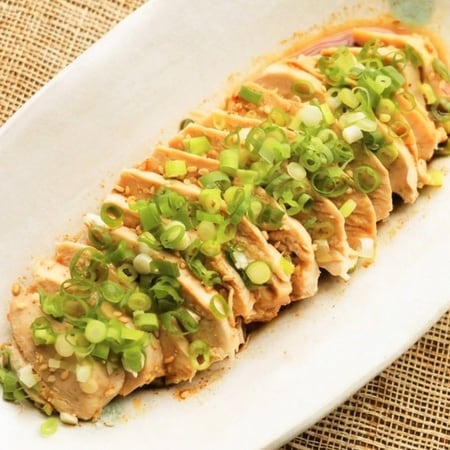 一人暮らしの自炊に便利！コンビニの「サラダチキン」でメインおかず