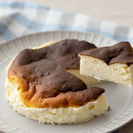 【材料3つ】市販のアイスで「スフレチーズケーキ」が作れた！