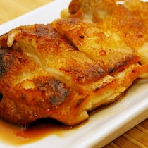 皮をパリパリに焼くコツつき！甘辛味が美味「照り焼きチキン」の簡単献立