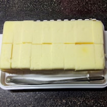 10gで保存しておけば便利！「バター」のカット＆活用法