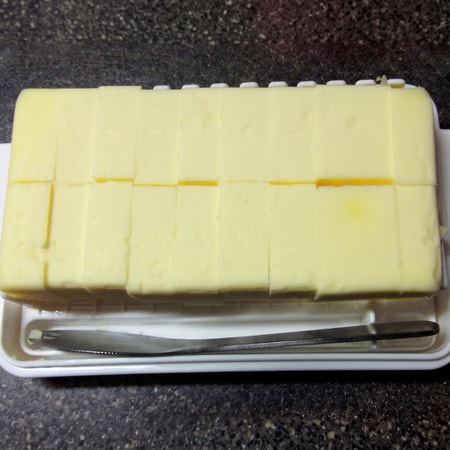 10gで保存しておけば便利！「バター」のカット＆活用法