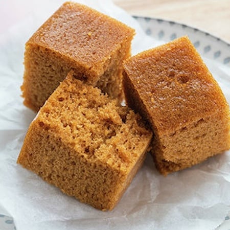 型いらずでOK！保存容器で作る「レンジケーキ」がおやつにぴったり