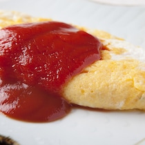 【保存版】ひっくり返さないことがコツ！ふわふわ「オムレツ」を作る方法