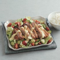 野菜不足も解消！食卓の主役に「パリパリチキンサラダ」はいかが？