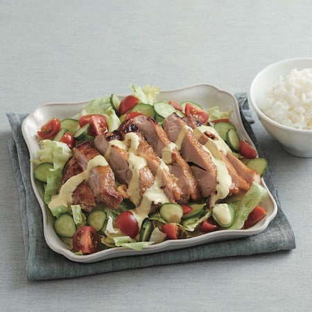 野菜不足も解消！食卓の主役に「パリパリチキンサラダ」はいかが？