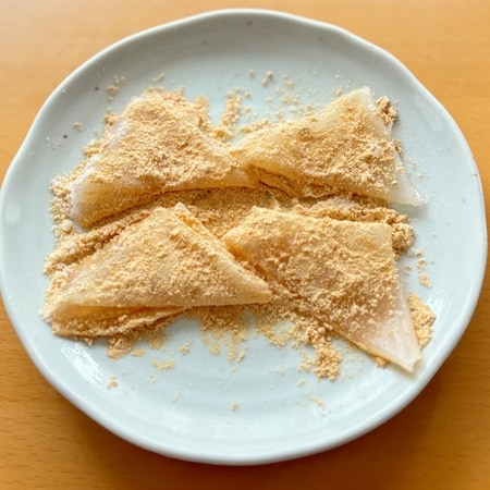 余ったライスペーパー救済に！材料4つで簡単もちもち「わらび餅」を作ってみた