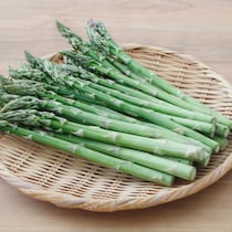 「アスパラは根元が一番甘い」フレンチシェフに教わった、旬のアスパラガスのおいしい食べ方