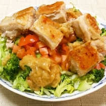 ごはんなしでも満腹！メイン級「肉サラダ」味バリエ